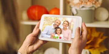 How to keep in touch with family that is far away